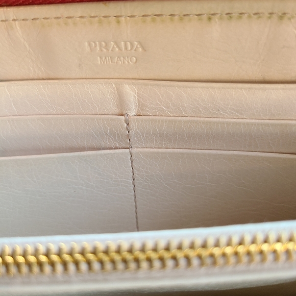 Prada Wallet - Picture 8 of 11
